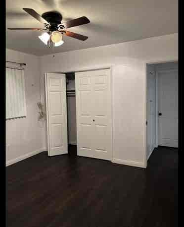 2 Beds available in 4 bedroom house