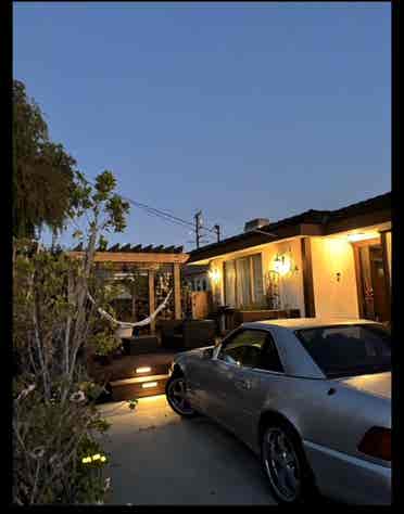 2 Beds available in 4 bedroom house