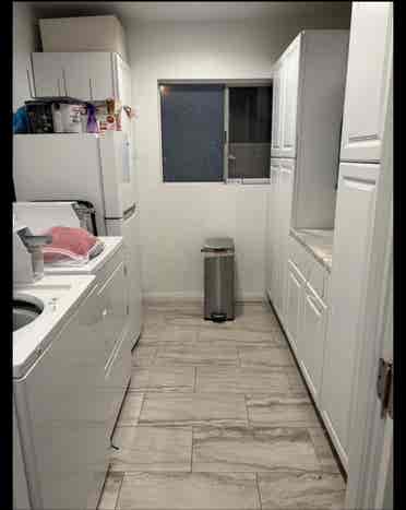 2 Beds available in 4 bedroom house