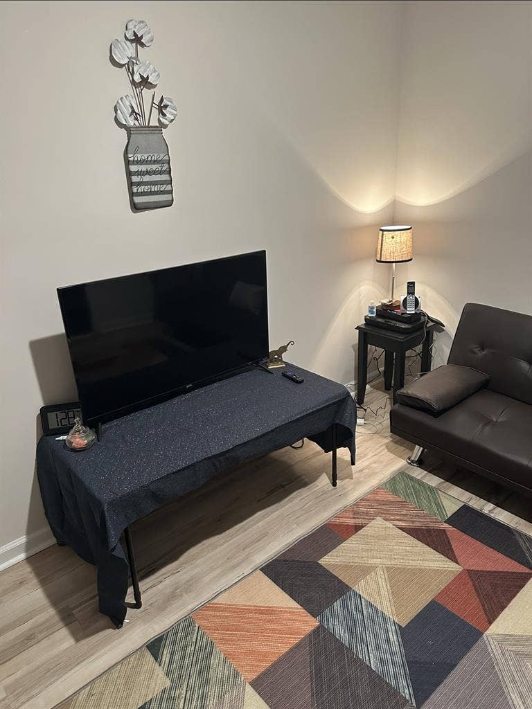 Room for rent- Read Read Read!!!