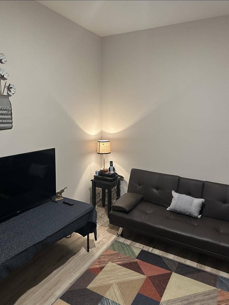 Room for rent- Read Read Read!!!