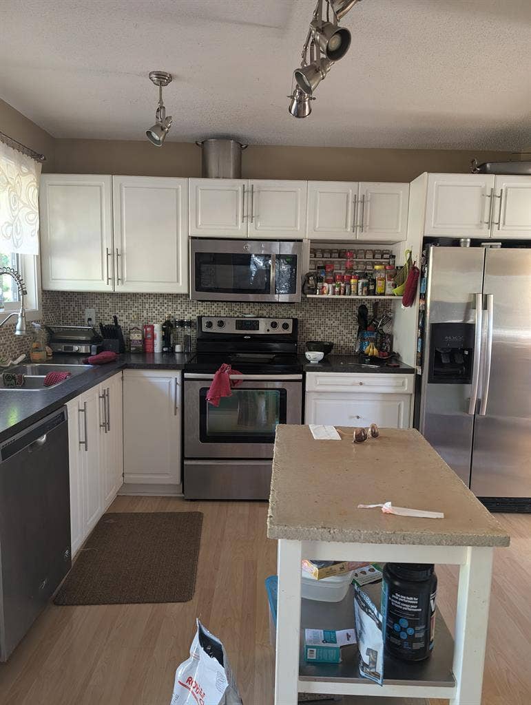 Seeking female roommate