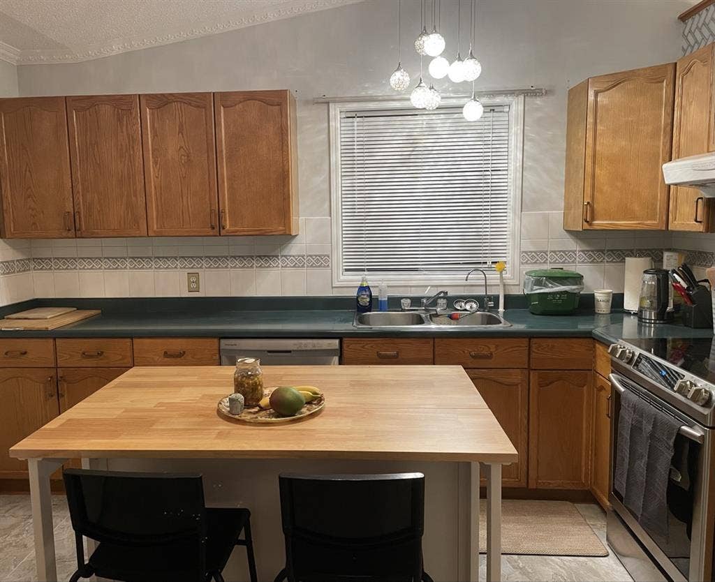 Roomate Wanted.