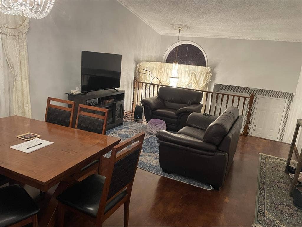 Roomate Wanted.