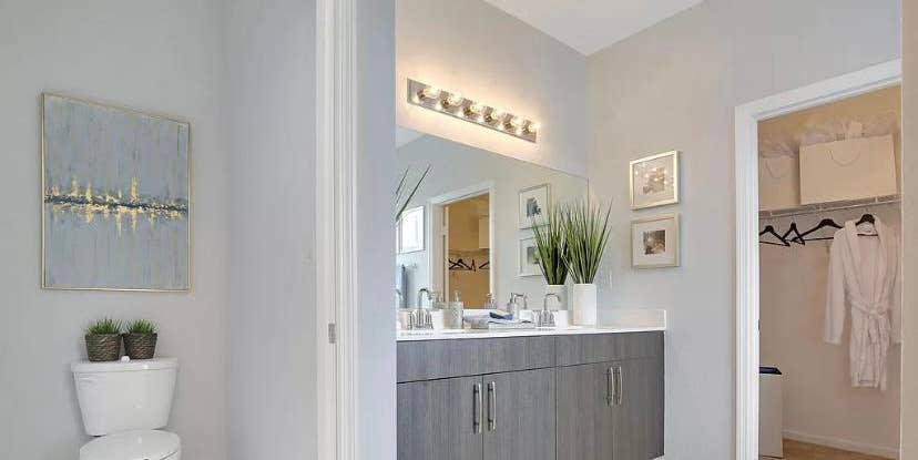 I RENT FURNISHED ROOMS