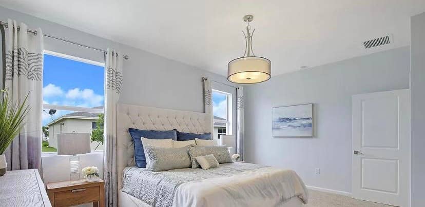I RENT FURNISHED ROOMS