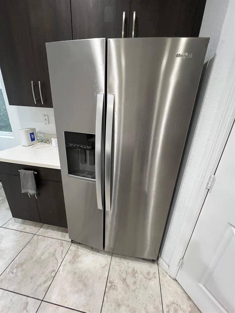 I RENT FURNISHED ROOMS