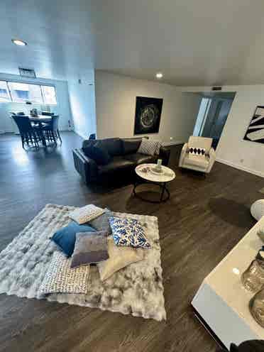 Beverly Hills beautiful apartment