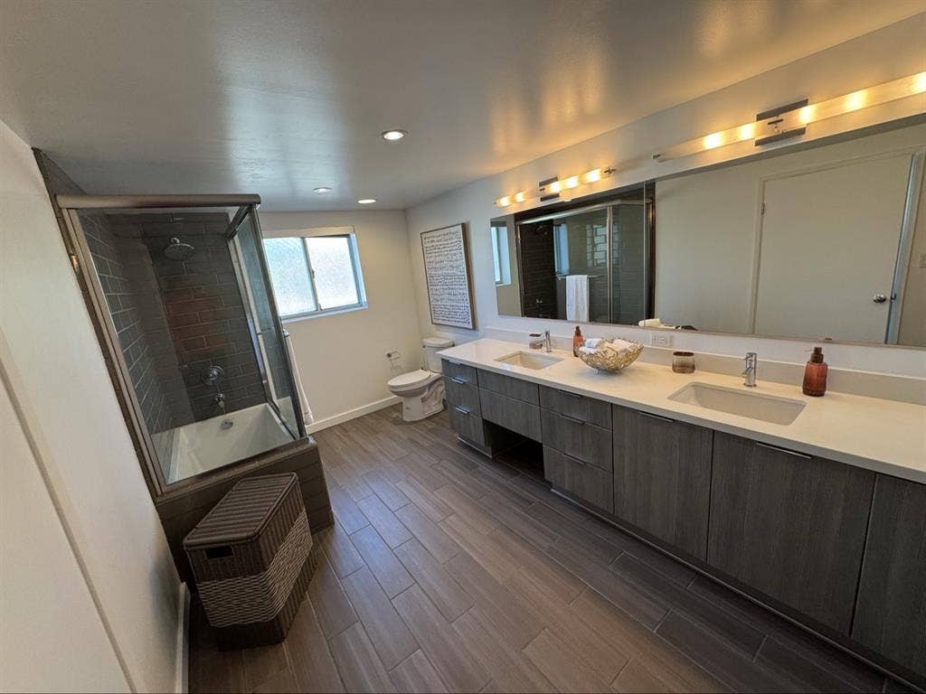 Beverly Hills beautiful apartment