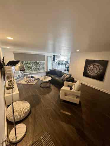 Offering room in Beverly Hills