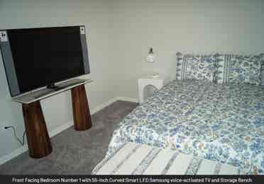 Private bedroom for rent.