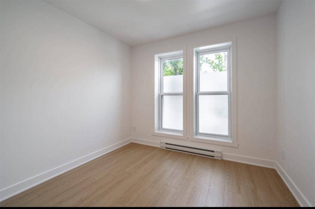 3 bedrooms on The Plateau