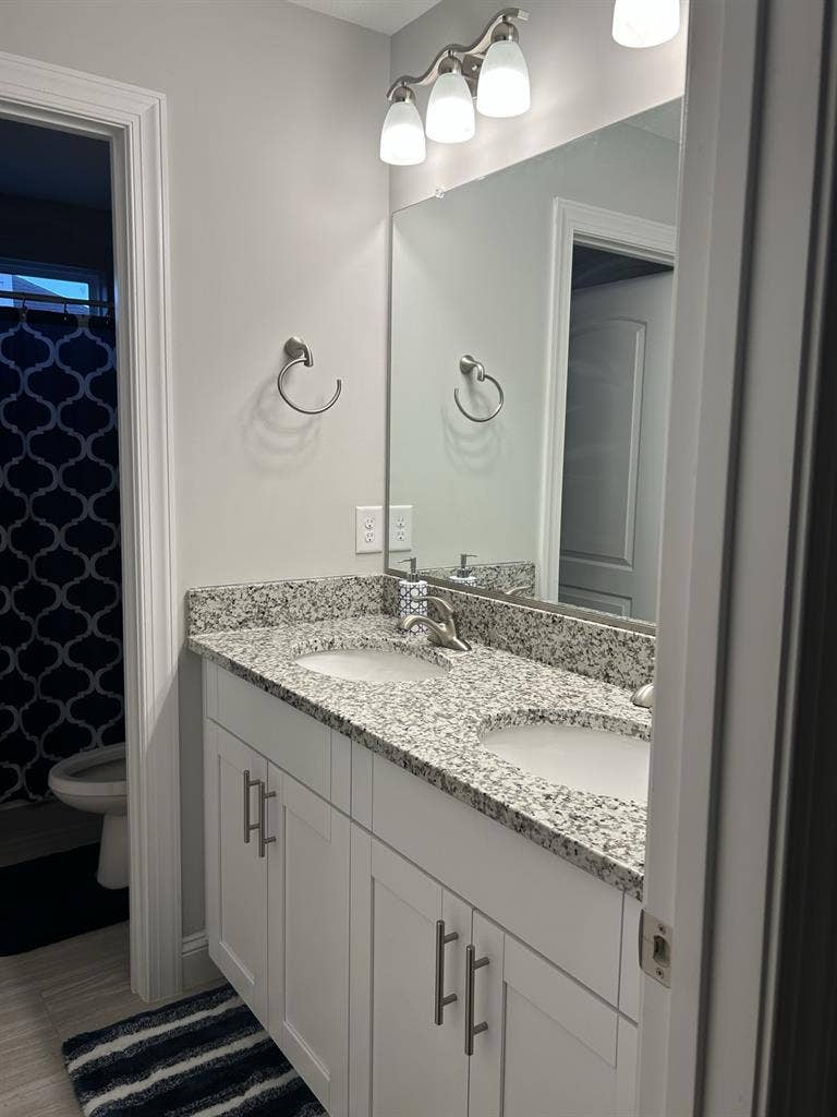 Room with Private Bathroomm