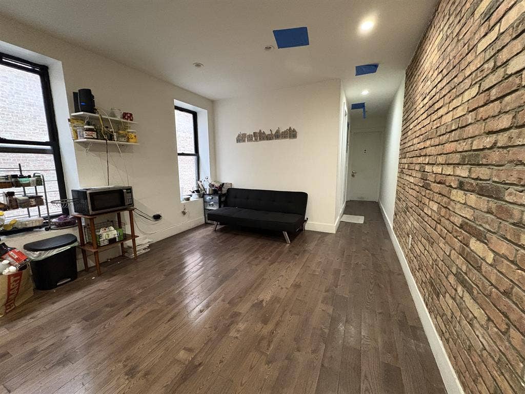 Beautiful Harlem space, bat