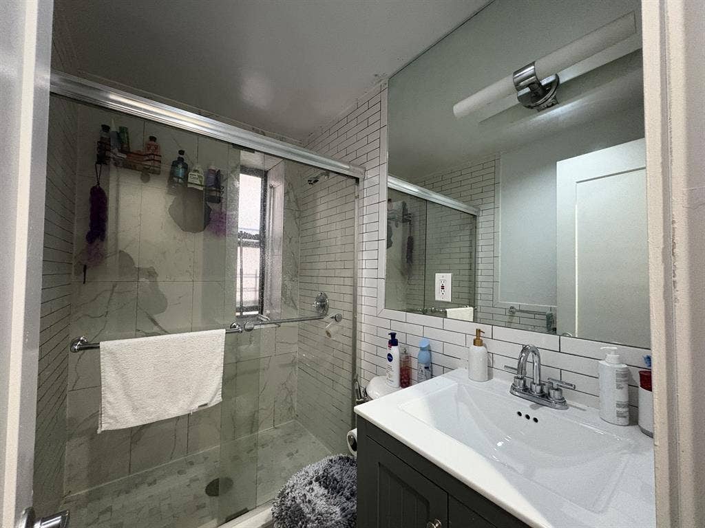 Beautiful Harlem space, bat