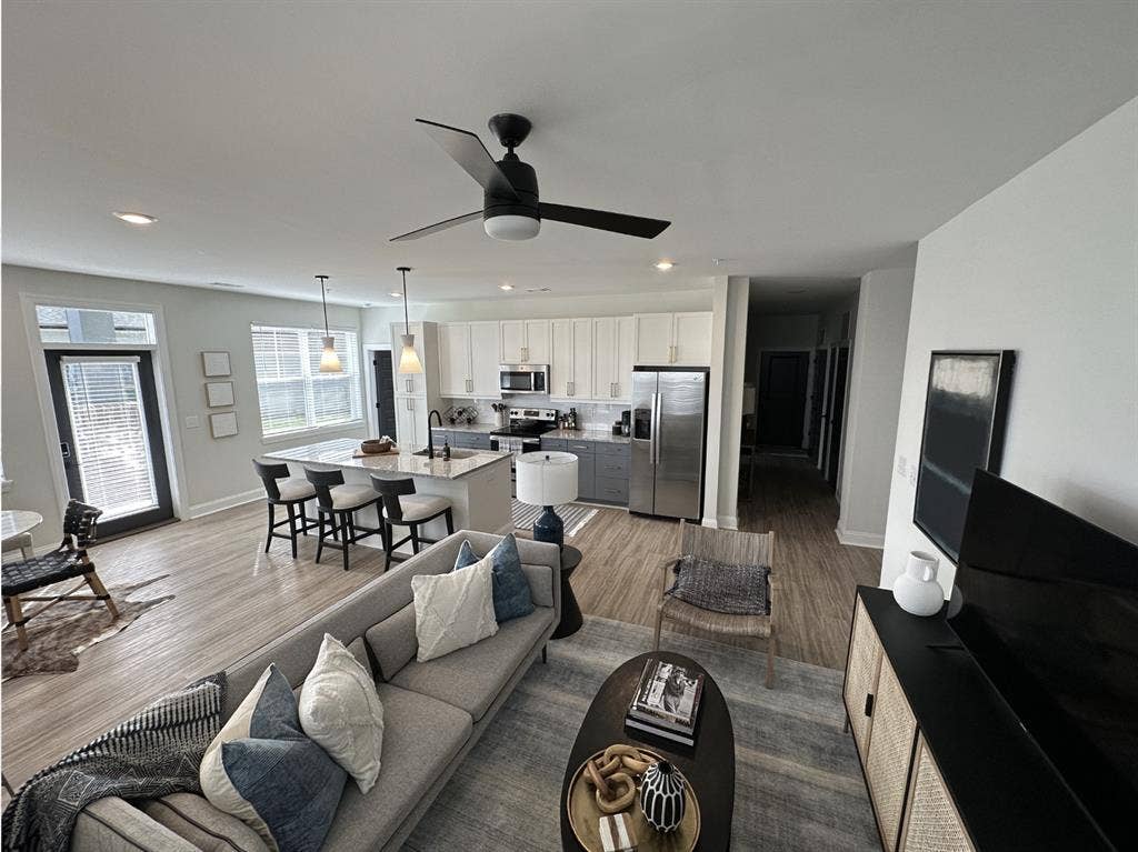Hill Apartments