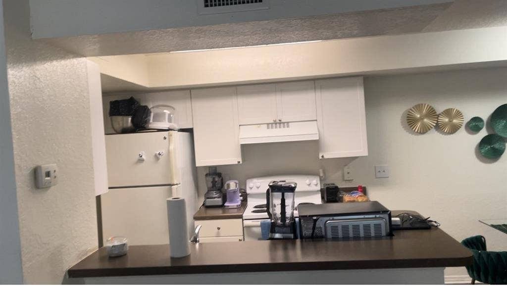 Looking for a roommate