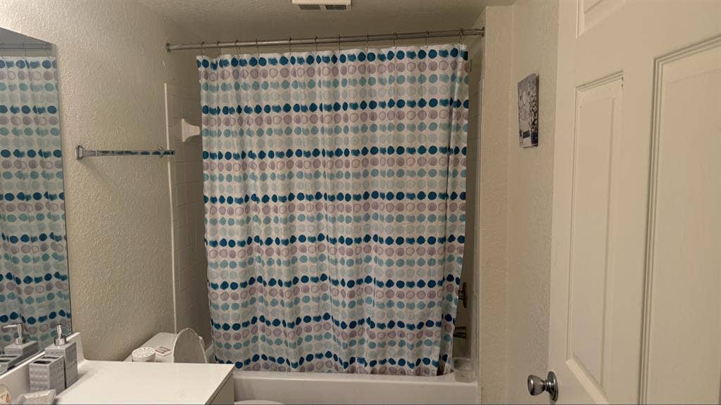 Looking for a roommate