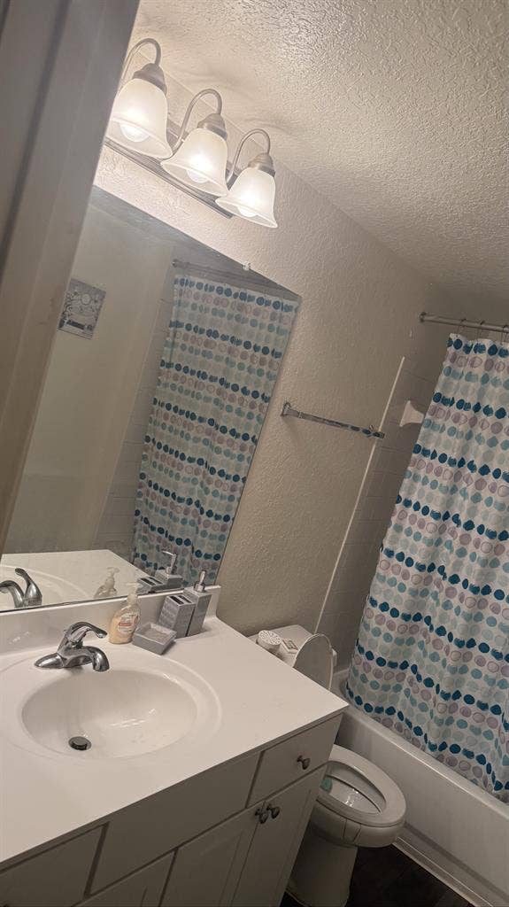 Looking for a roommate