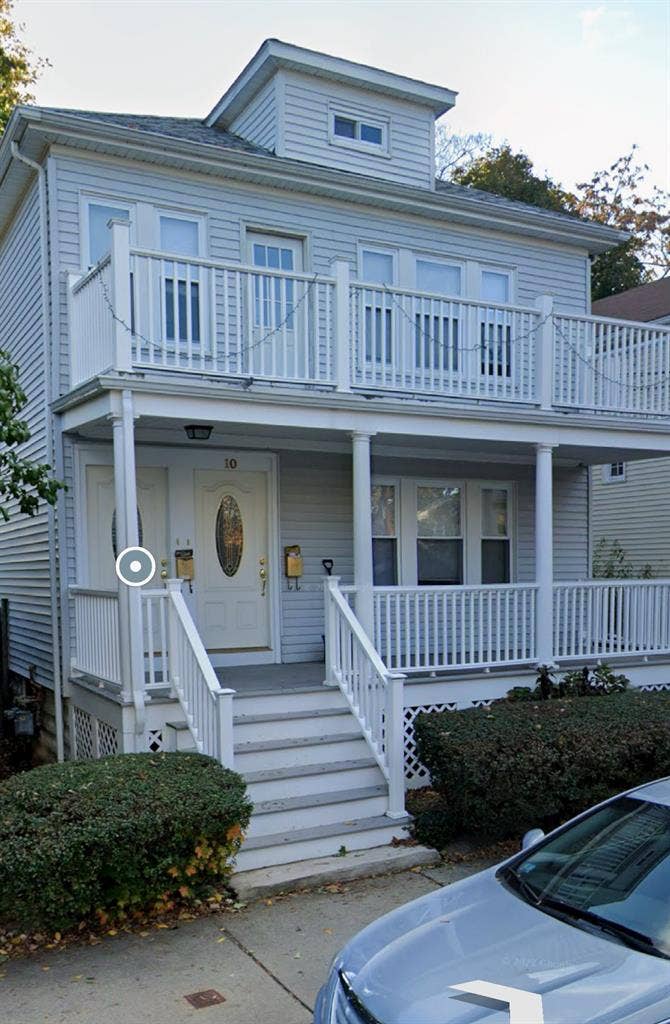 Room Available in 2BD – Davis Sq