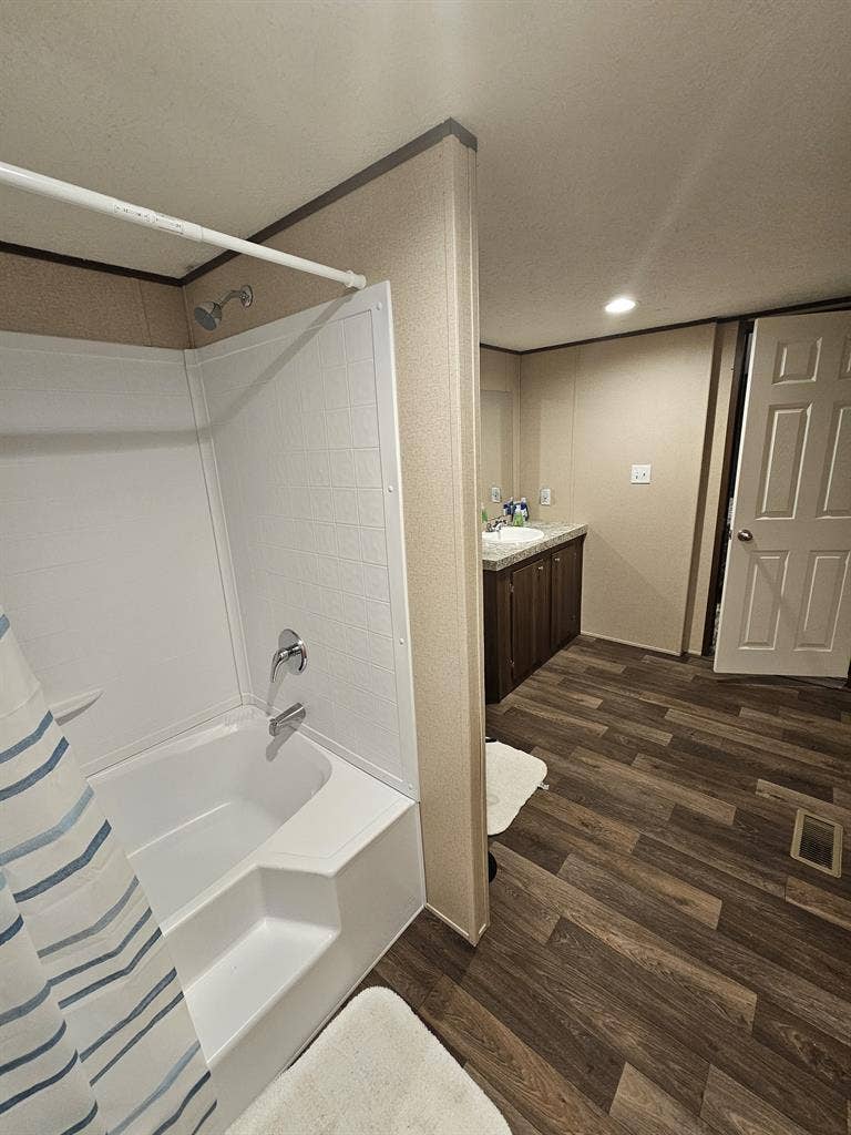 Looking for Roommate - James Island