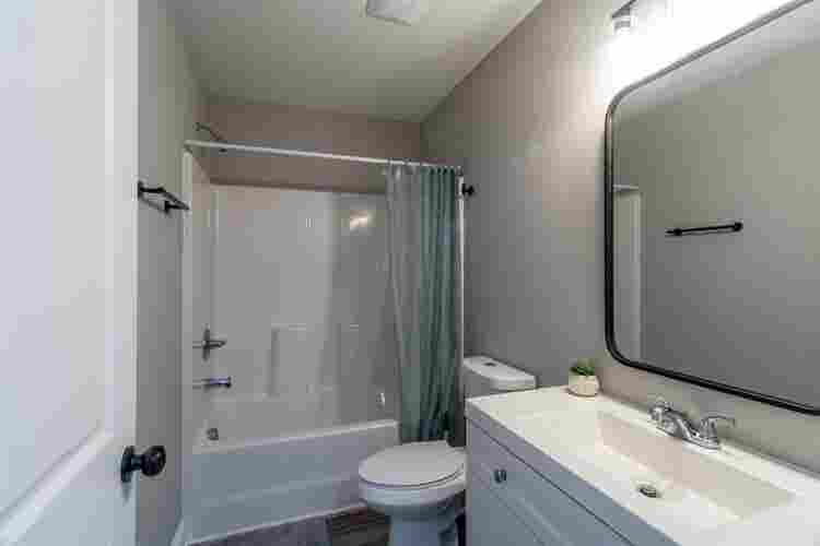 Cozy Furnished Room for Female