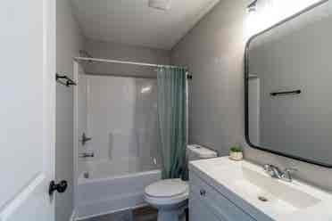 Cozy Furnished Room for Female