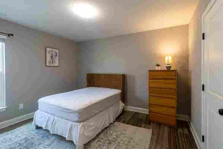 Cozy Furnished Room for Female