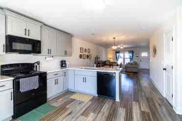 Cozy Furnished Room for Female