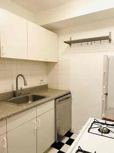 Looking for a roommate