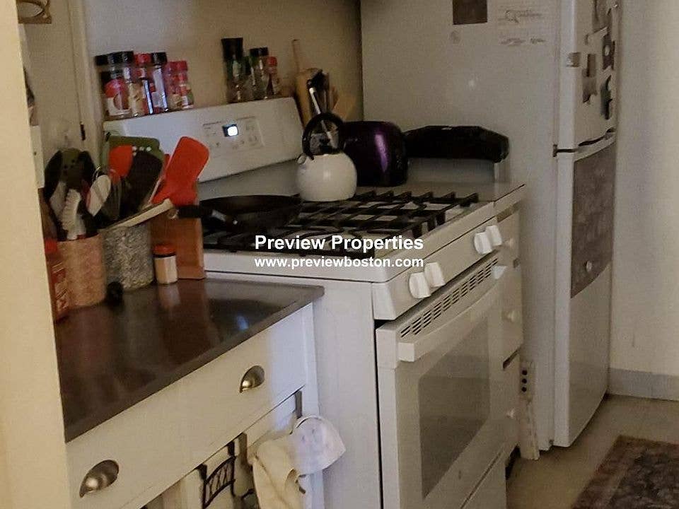 Looking for a roommate
