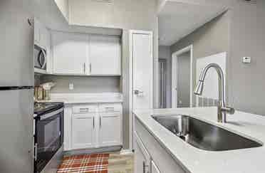 Looking for roommate