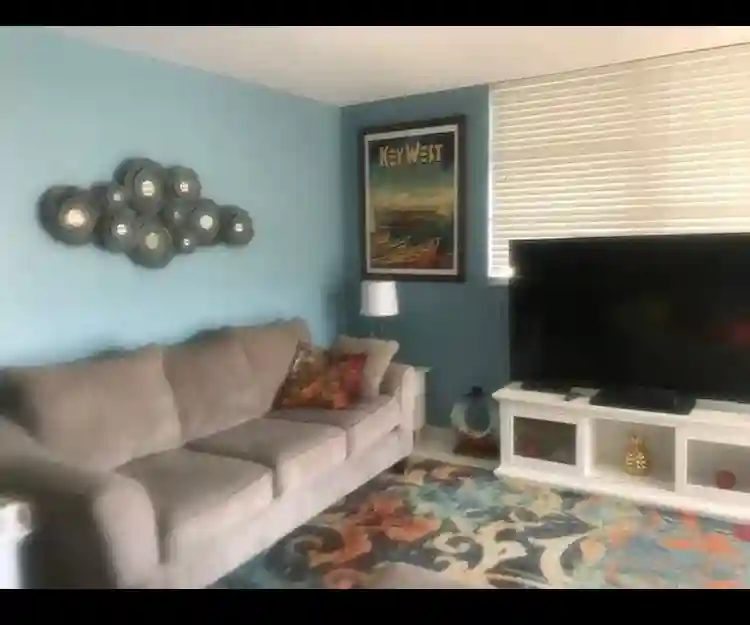 Spacious Canal Front Penthouse Apt