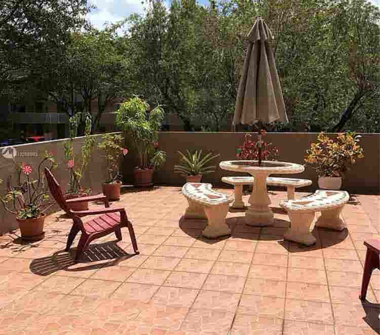 Spacious Canal Front Penthouse Apt
