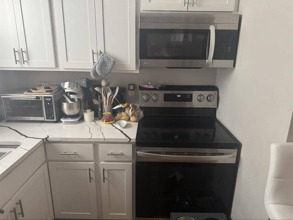 Female roommate wanted