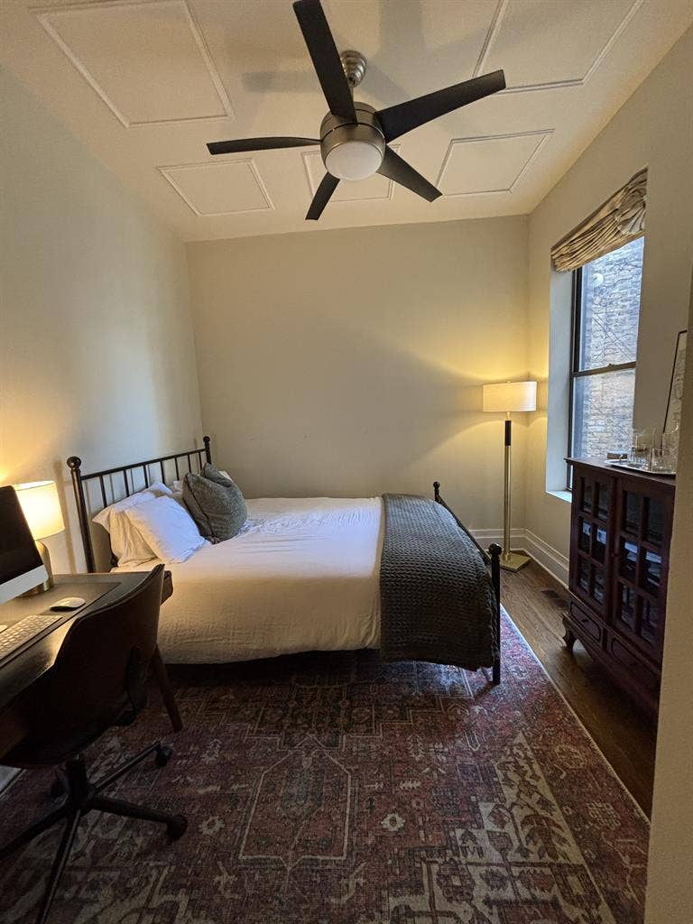 Gold Coast Bedroom w/ Rooftop