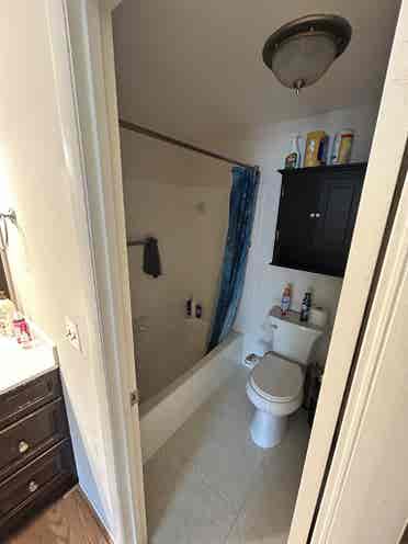Spacious Private Room with Bathroom