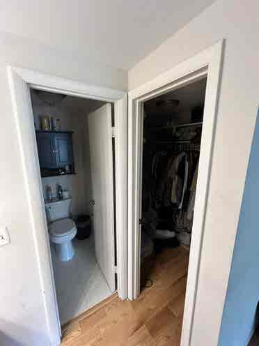 Spacious Private Room with Bathroom