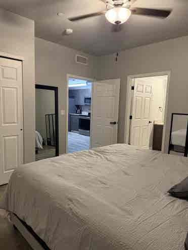 Fully Furnished Apt!
