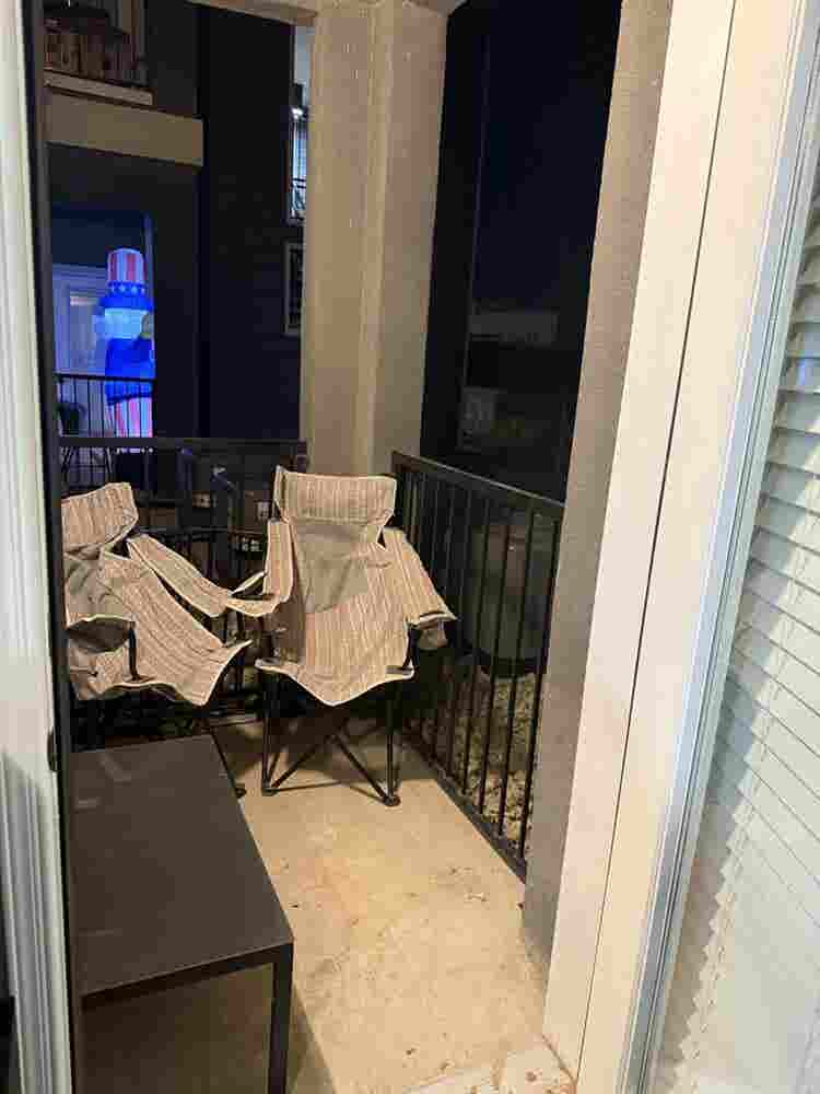 Fully Furnished Apt!