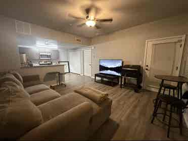 Fully Furnished Apt!