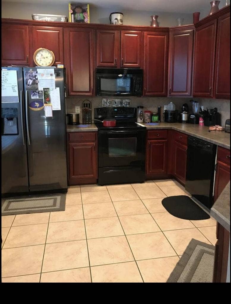 Your Sunshine Home...1 Female only