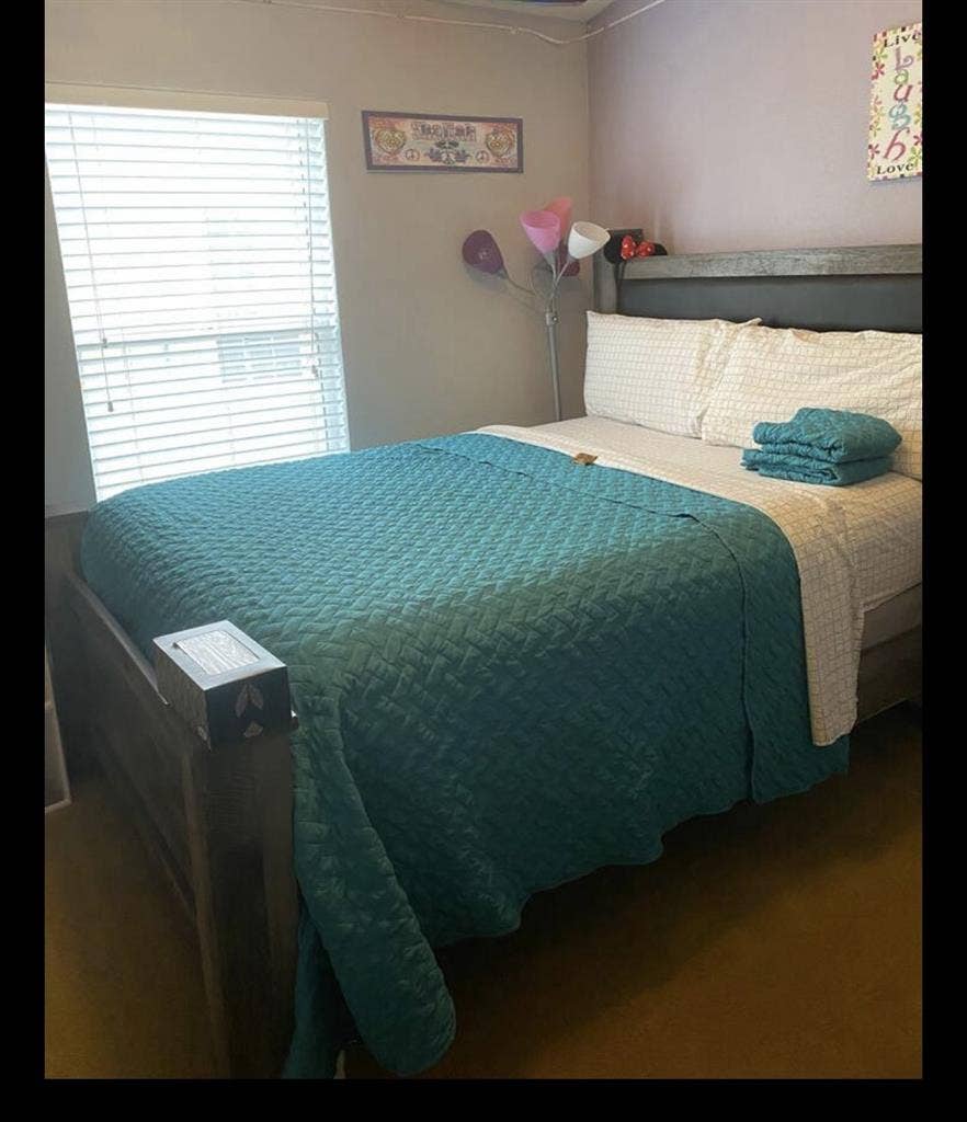 Your Sunshine Home...1 Female only