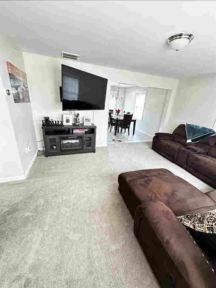 Cozy room available for 
renting