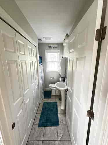 Cozy room available great roommate