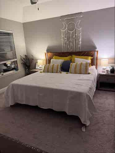 Perfect room for a NURSE. NO pets