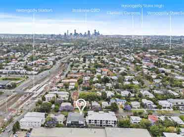 One bedroom in Yeerongpilly