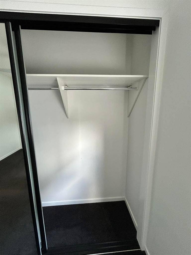 One bedroom in Yeerongpilly