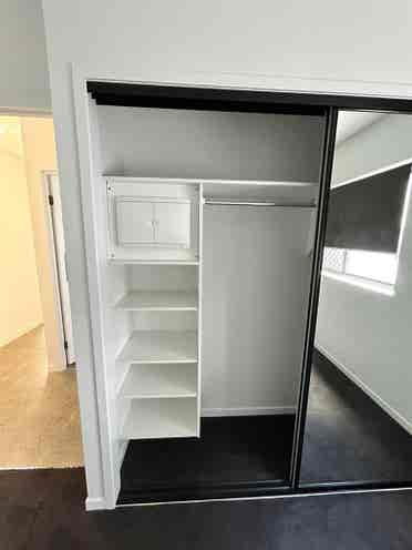 One bedroom in Yeerongpilly