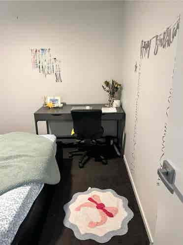 One bedroom in Yeerongpilly